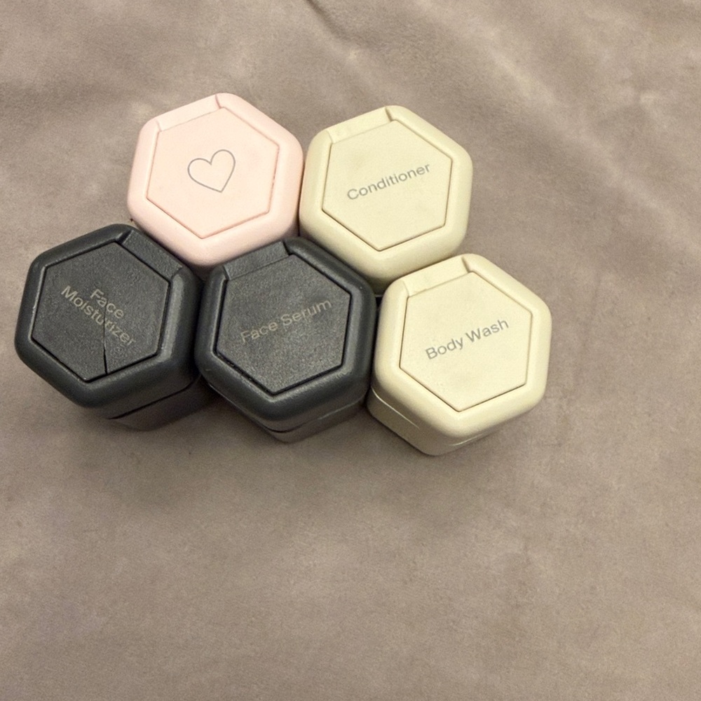 CADENCE travel capsules